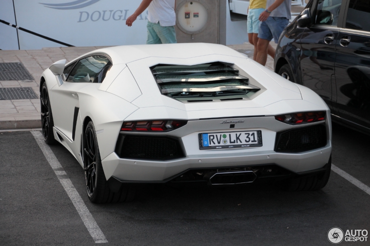 Lamborghini Aventador LP700-4