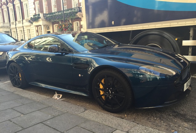 Aston Martin V12 Vantage S