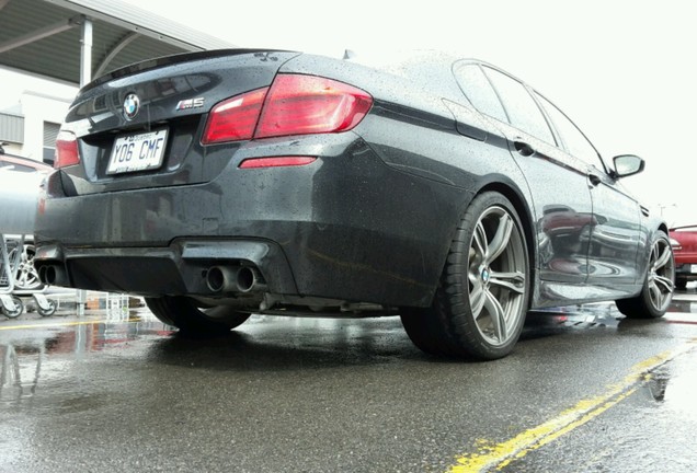 BMW M5 F10 2011