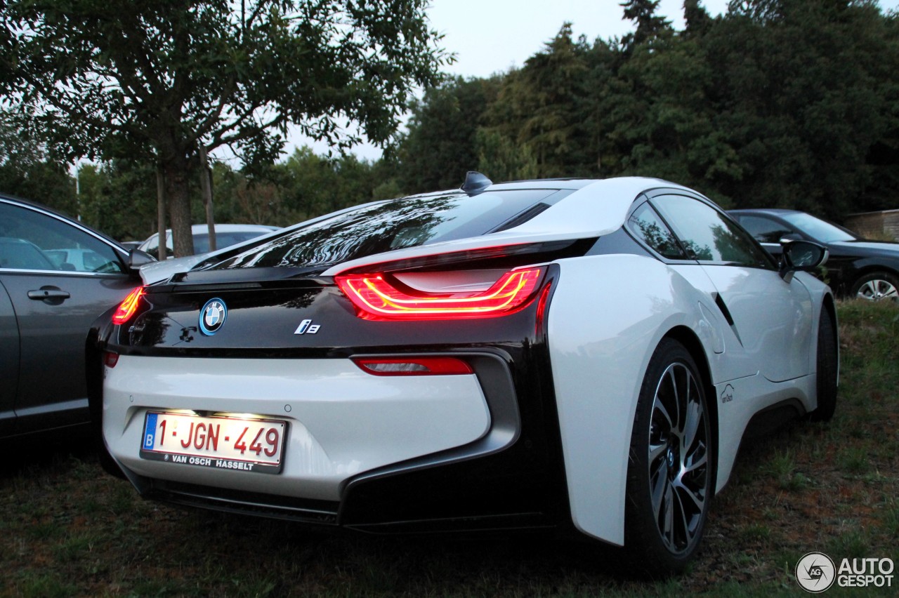 BMW i8