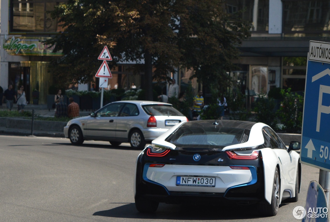 BMW i8