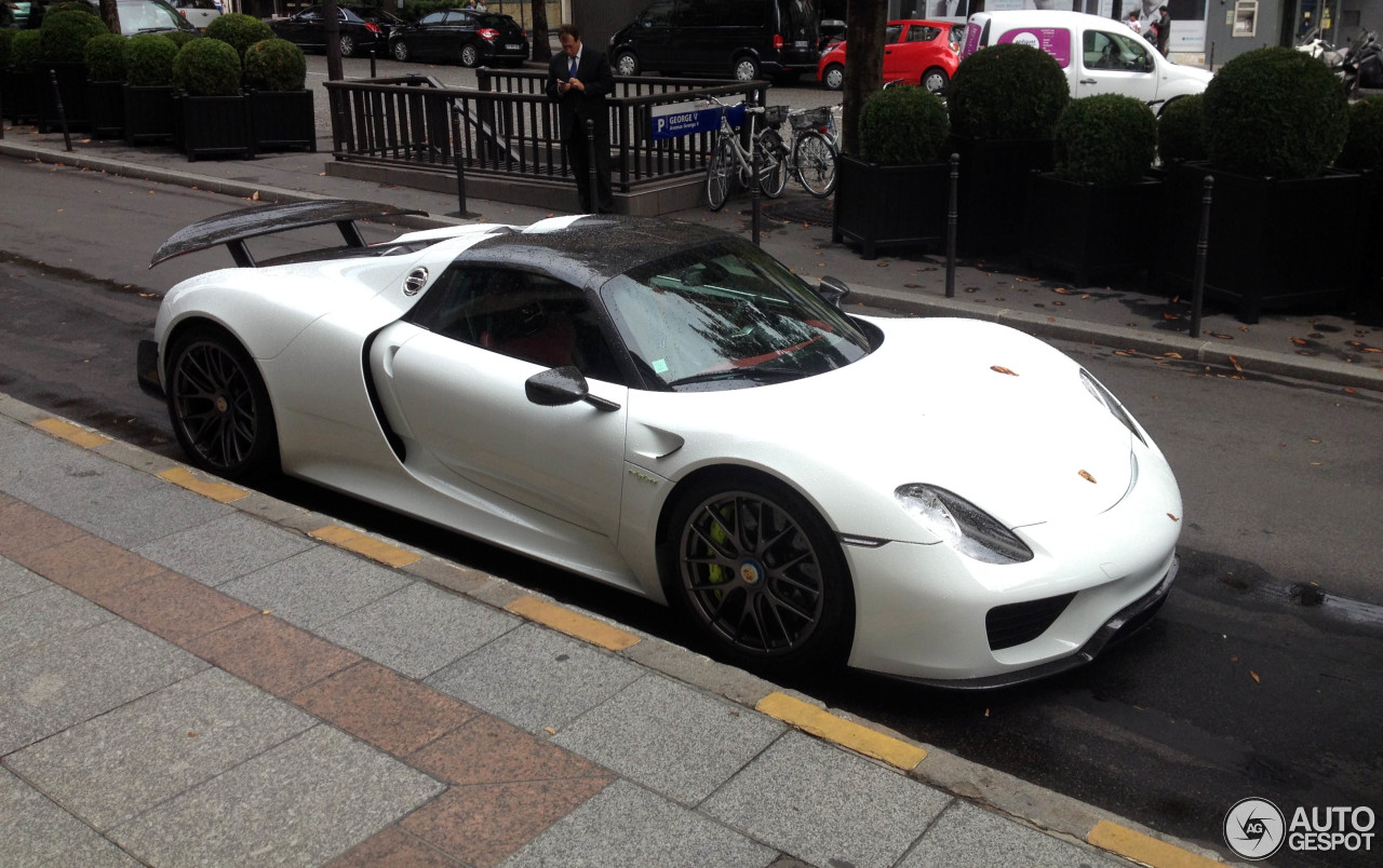 Porsche 918 Spyder Weissach Package