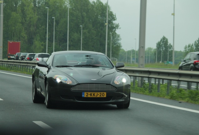 Aston Martin DB9