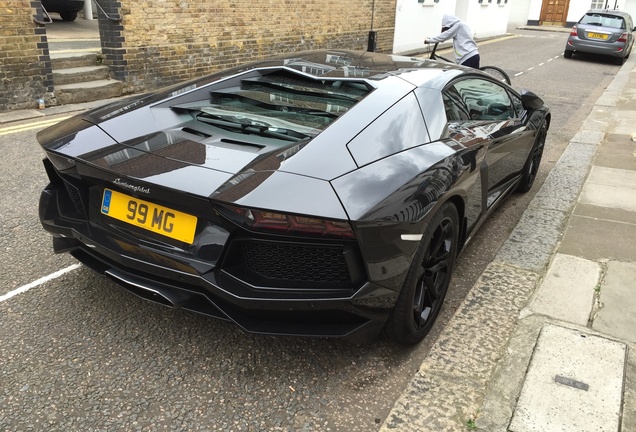 Lamborghini Aventador LP700-4