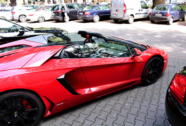 Lamborghini Aventador LP700-4 Roadster