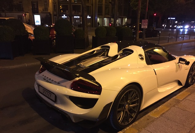 Porsche 918 Spyder Weissach Package