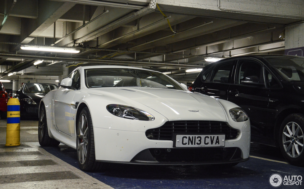 Aston Martin V8 Vantage 2012