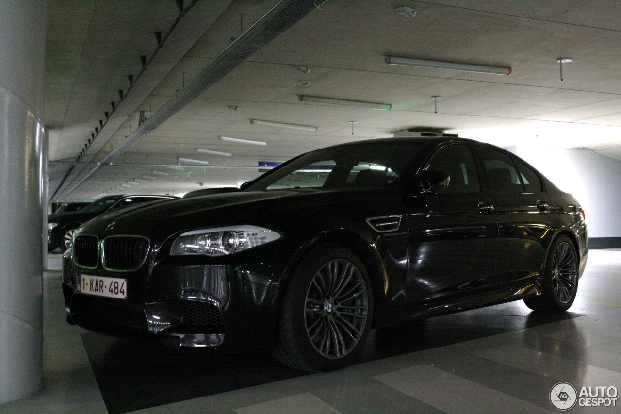 BMW M5 F10 2011