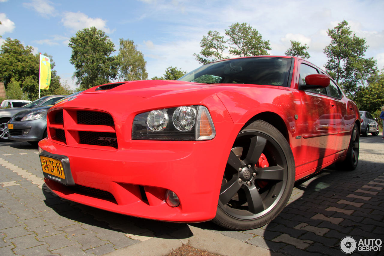 Dodge Charger SRT-8