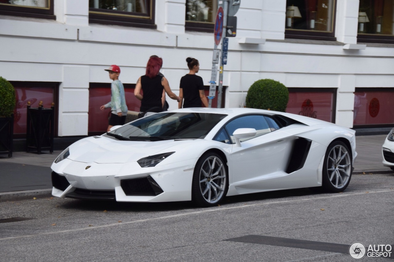 Lamborghini Aventador LP700-4