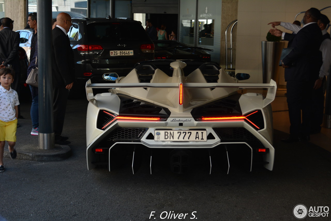 Lamborghini Veneno LP750-4 Roadster