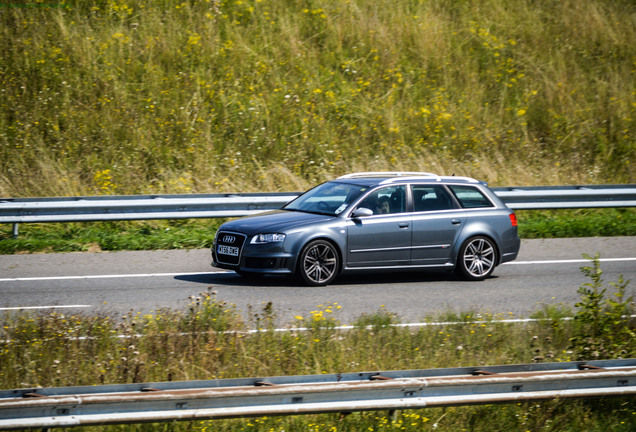 Audi RS4 Avant B7