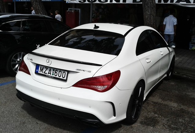 Mercedes-Benz CLA 45 AMG C117