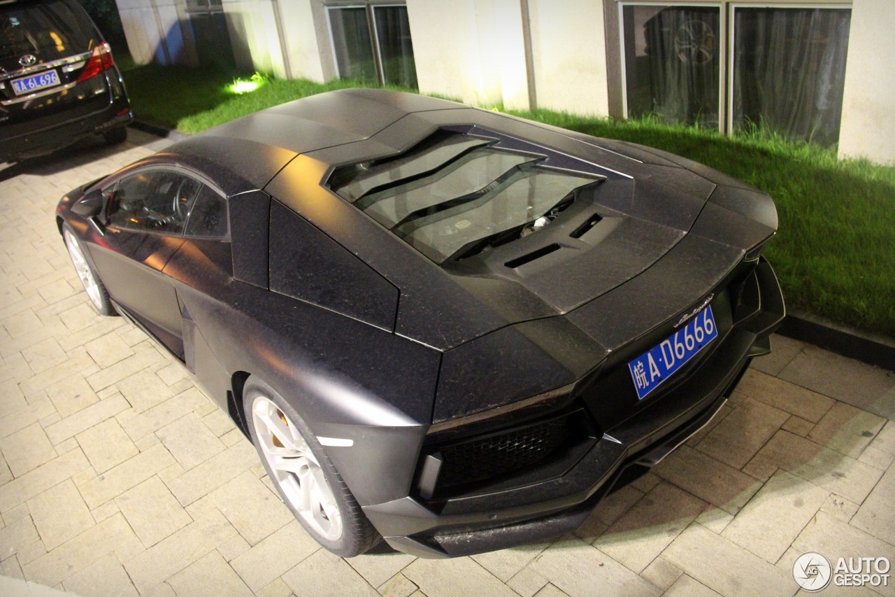 Lamborghini Aventador LP700-4