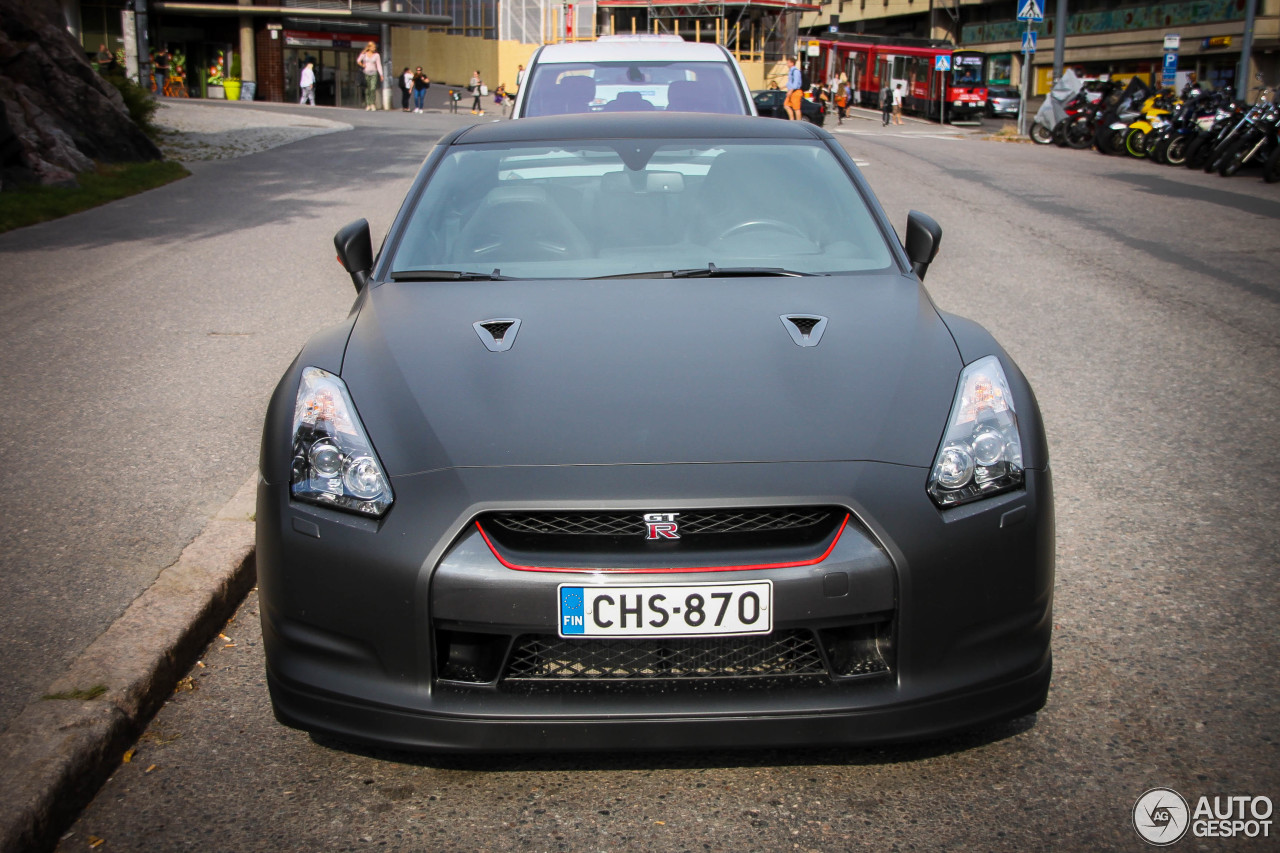 Nissan GT-R