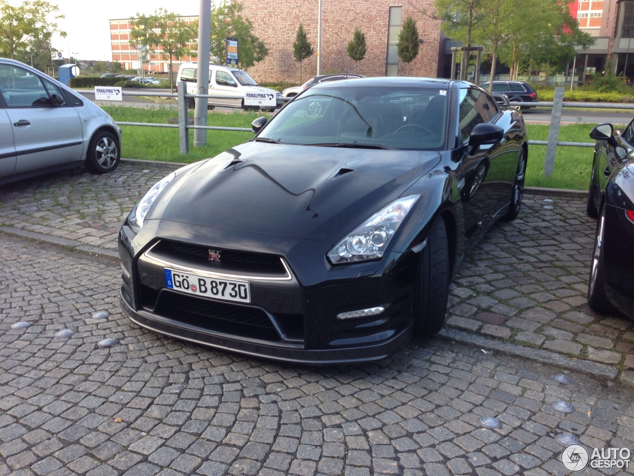 Nissan GT-R 2011