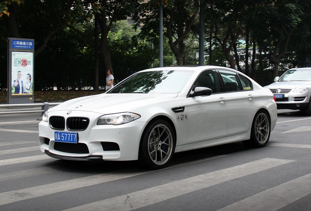 BMW M5 F10 2011