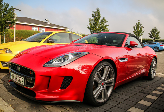 Jaguar F-TYPE S Convertible