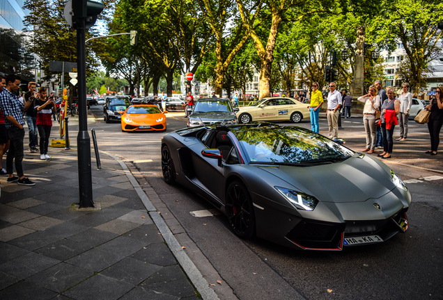 Lamborghini Aventador LP700-4 Roadster Pirelli Edition