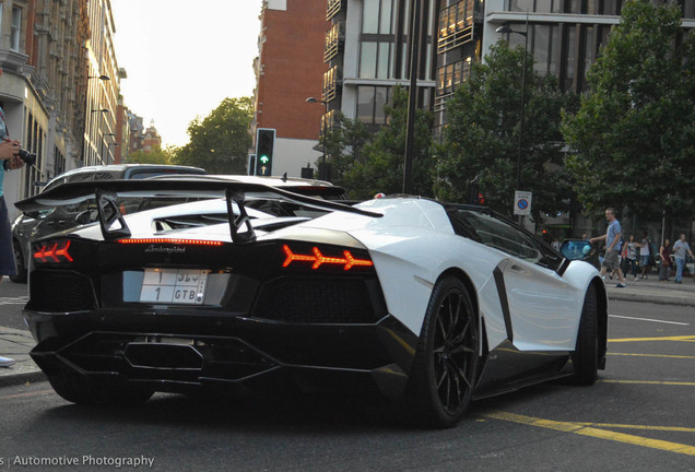 Lamborghini Aventador LP900-4 Roadster DMC Molto Veloce