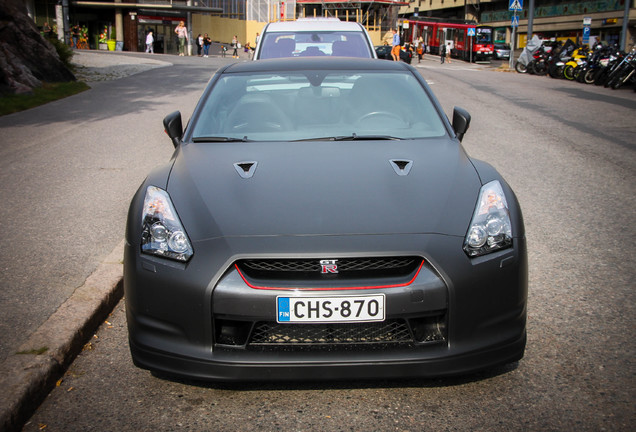 Nissan GT-R