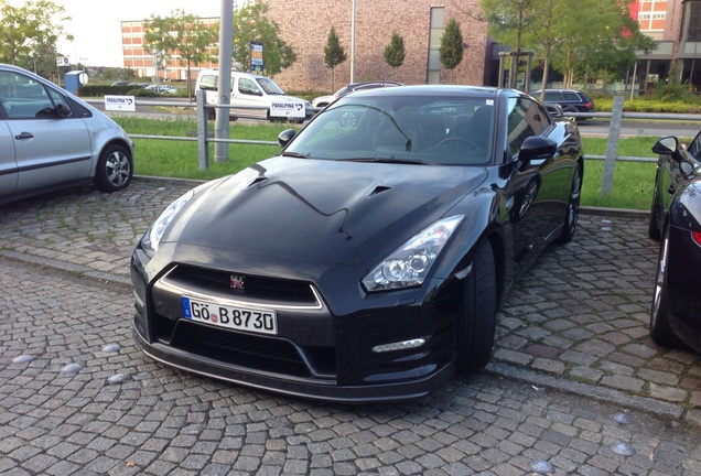 Nissan GT-R 2011