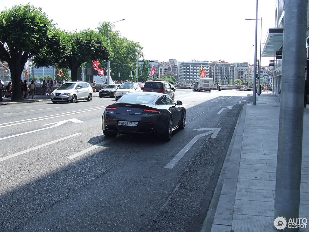 Aston Martin V8 Vantage S