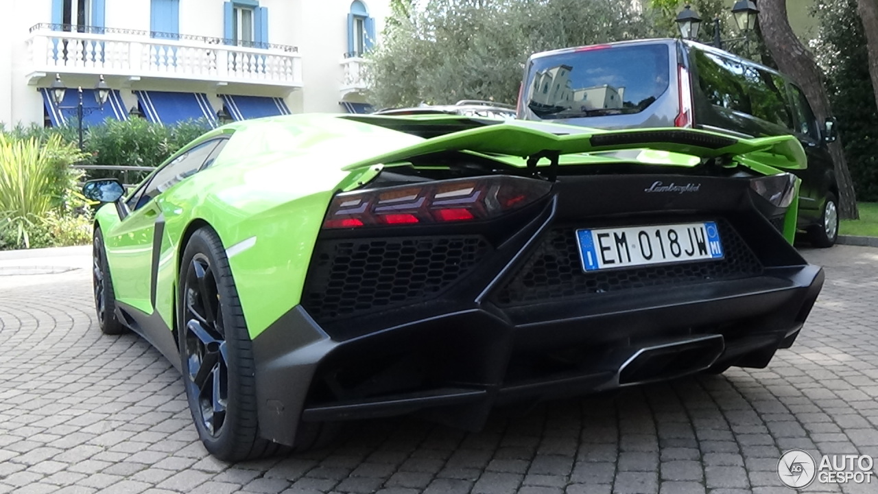 Lamborghini Aventador LP700-4