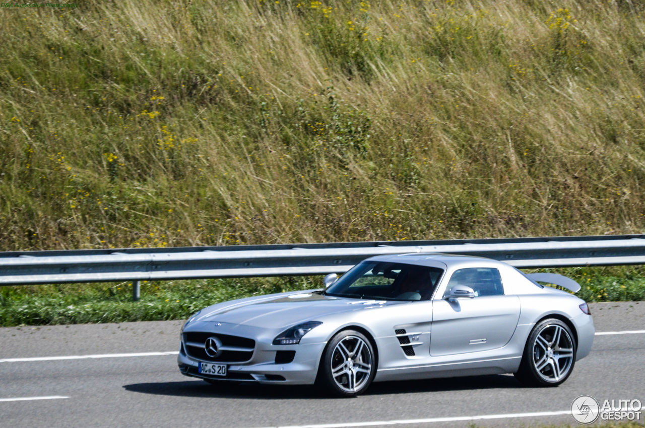 Mercedes-Benz SLS AMG