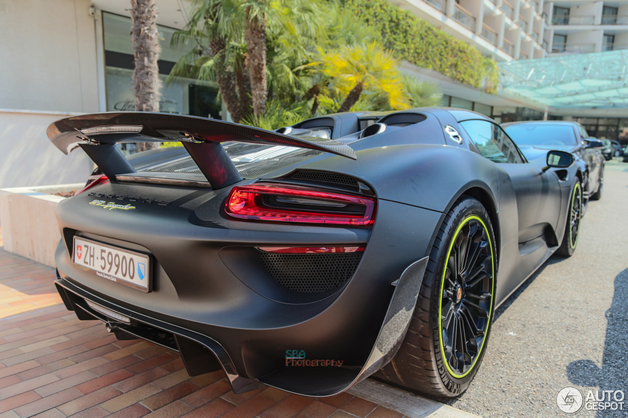 Porsche 918 Spyder Weissach Package