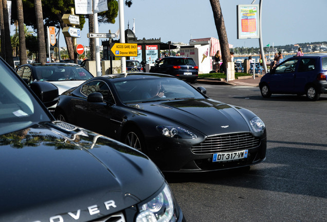 Aston Martin V8 Vantage 2012