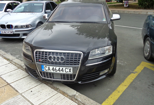 Audi S8 D3