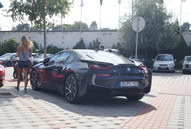 BMW i8