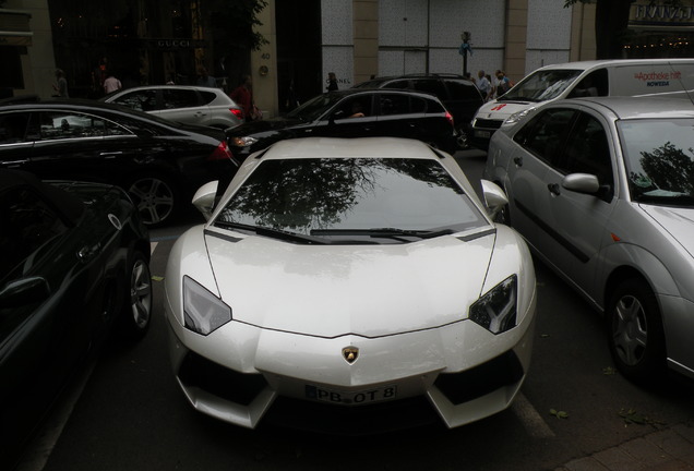 Lamborghini Aventador LP700-4