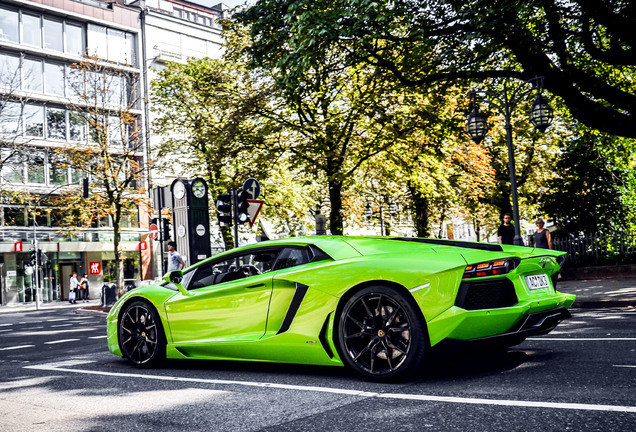 Lamborghini Aventador LP700-4