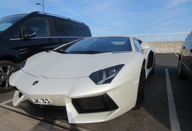 Lamborghini Aventador LP700-4