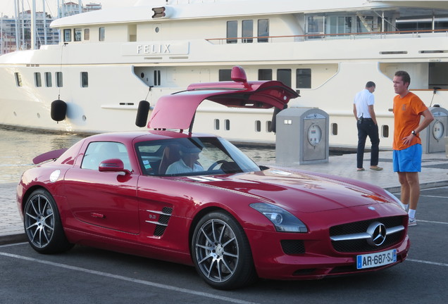 Mercedes-Benz SLS AMG