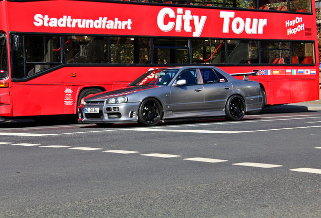 Nissan Skyline R34 Sedan