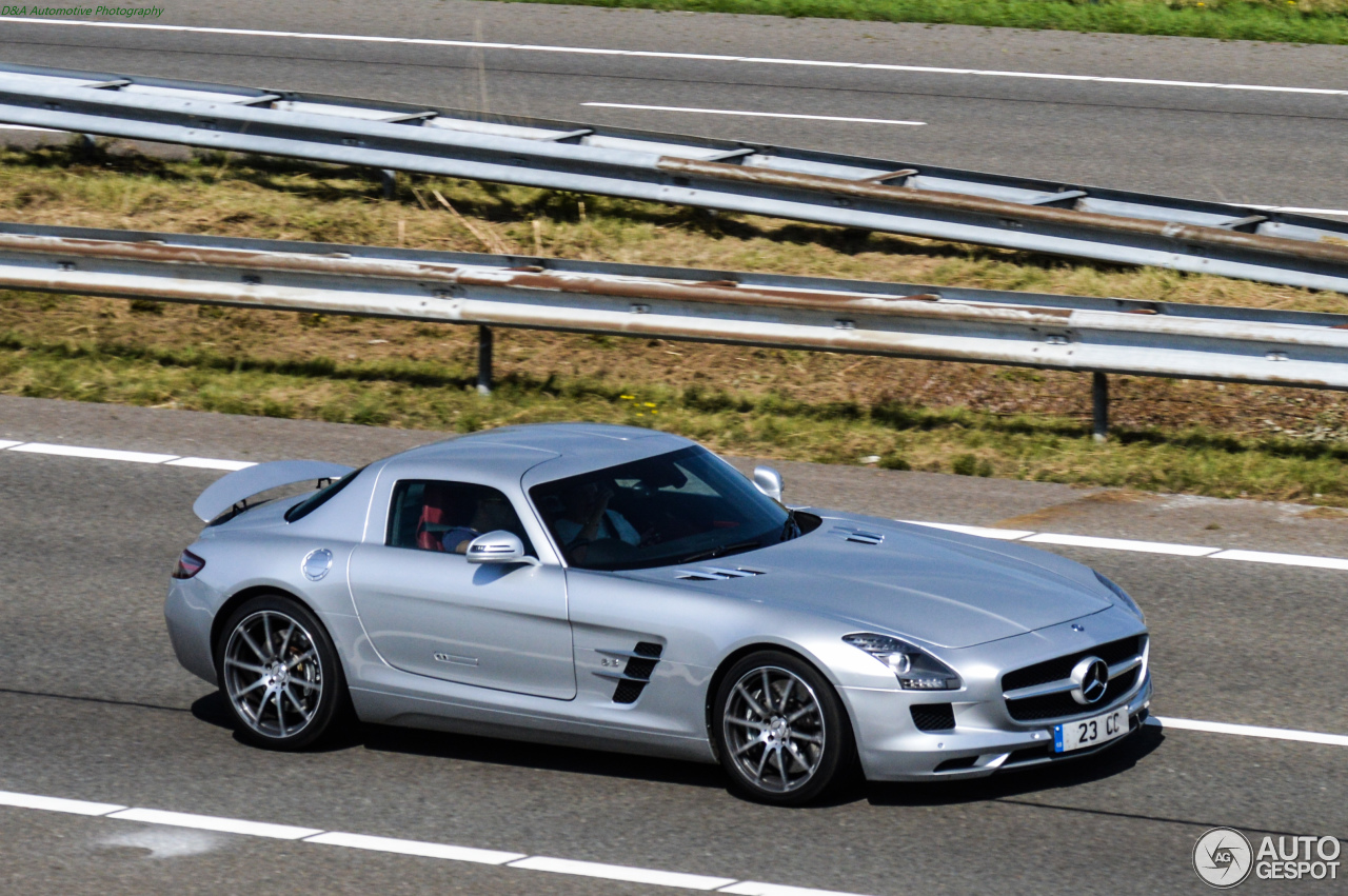 Mercedes-Benz SLS AMG