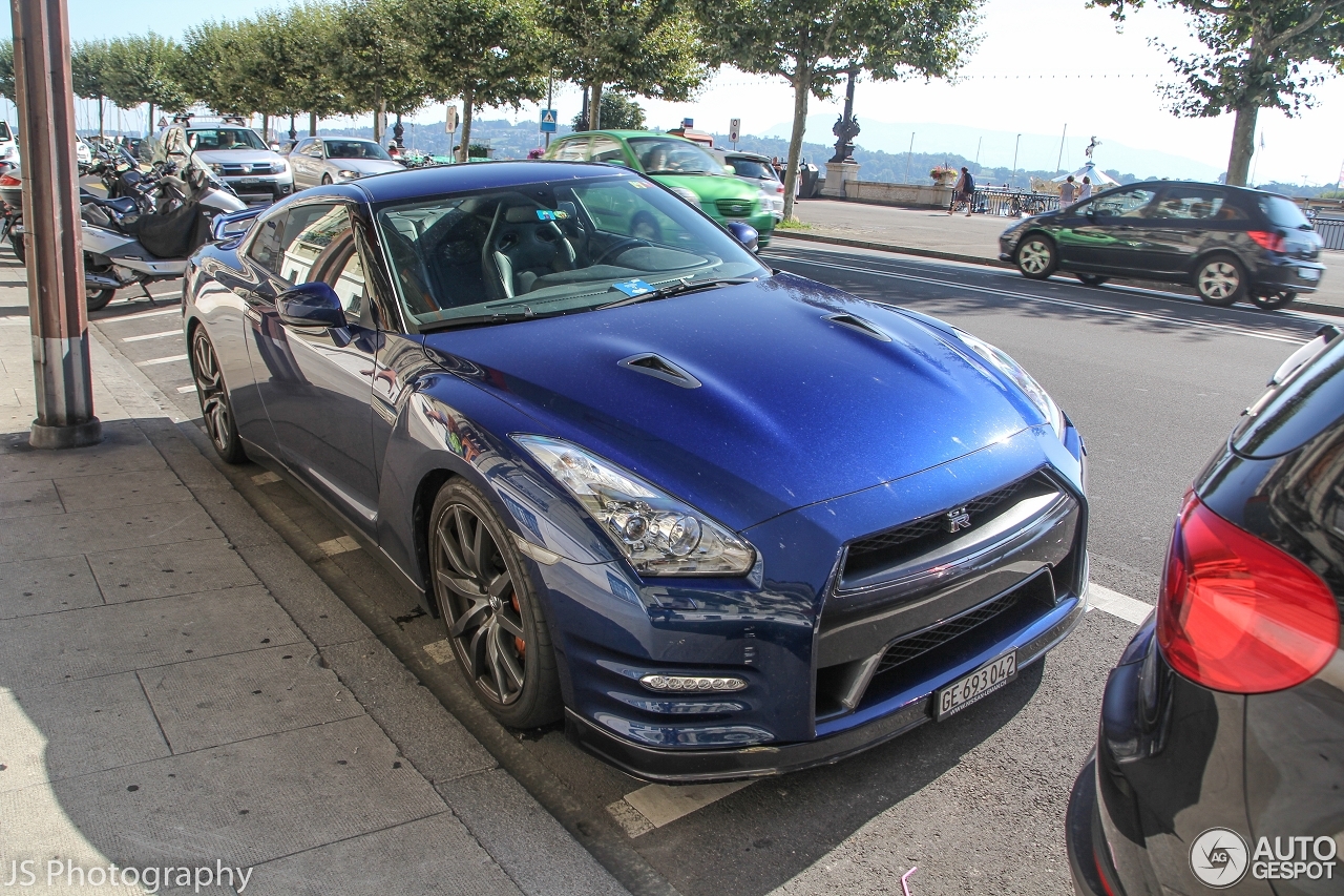 Nissan GT-R 2011