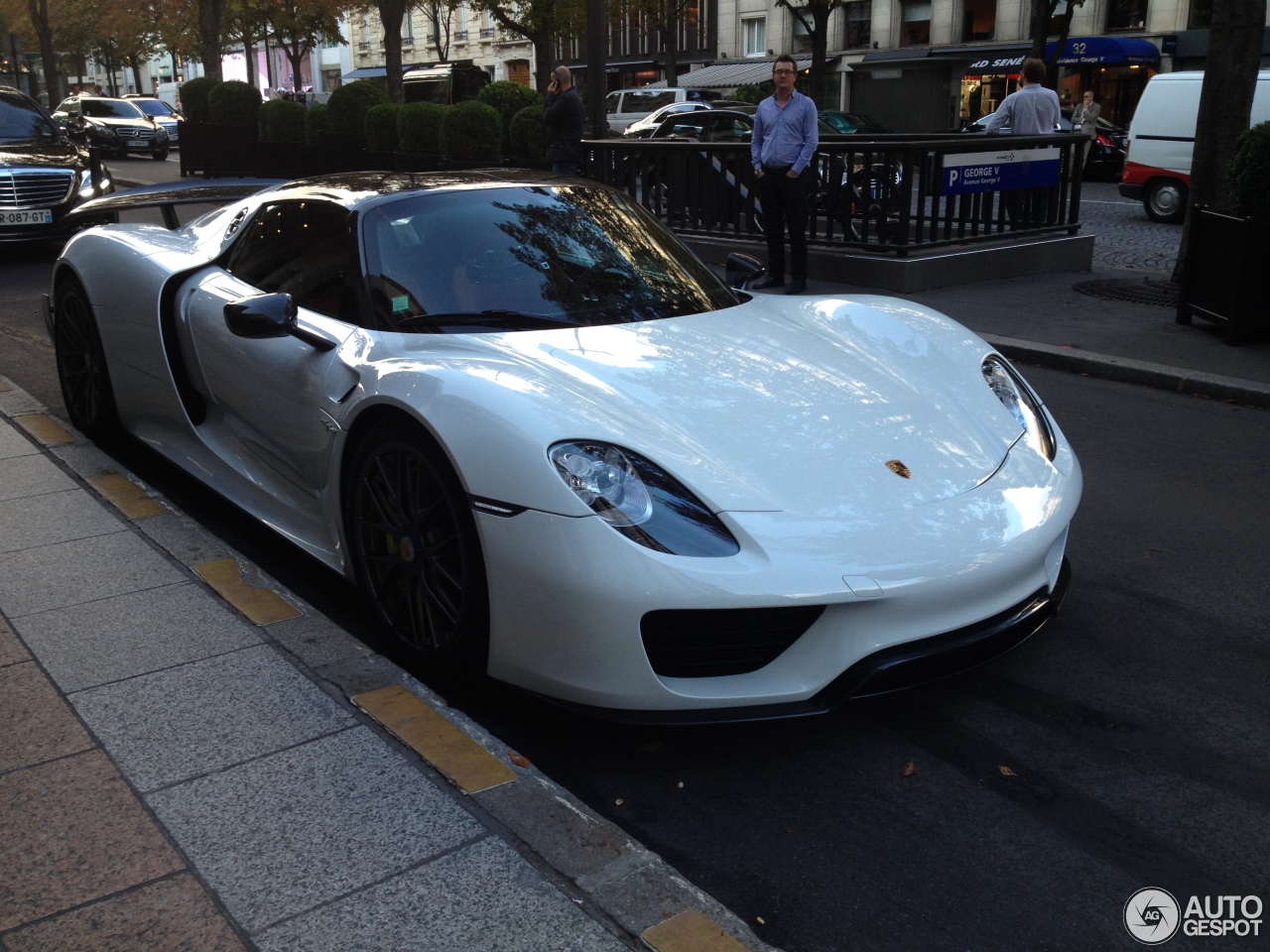 Porsche 918 Spyder Weissach Package