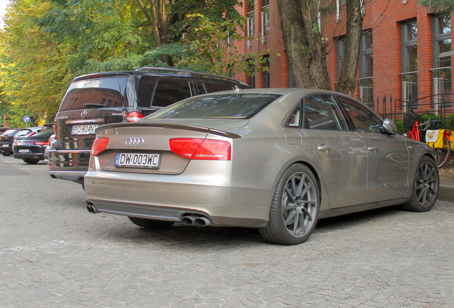 Audi S8 D4