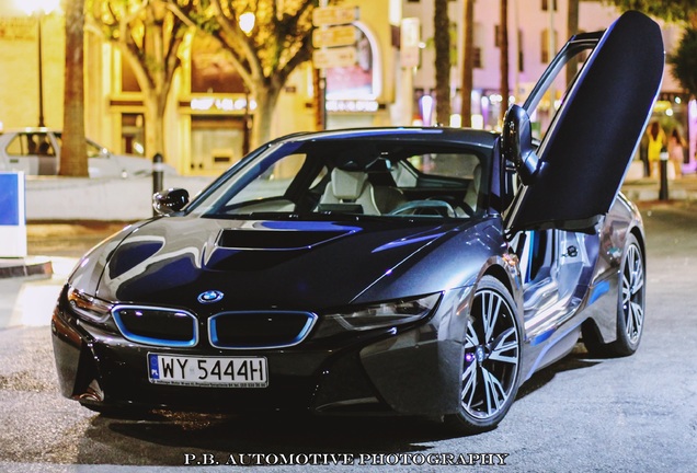 BMW i8