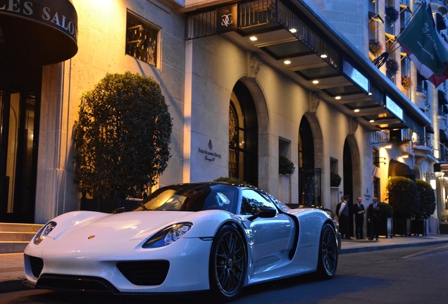 Porsche 918 Spyder Weissach Package