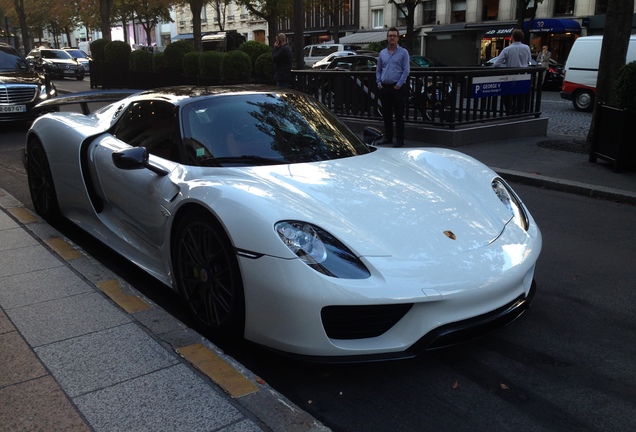 Porsche 918 Spyder Weissach Package