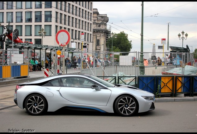 BMW i8