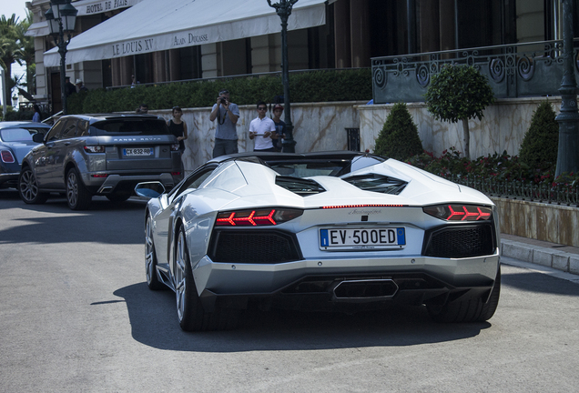 Lamborghini Aventador LP700-4 Roadster