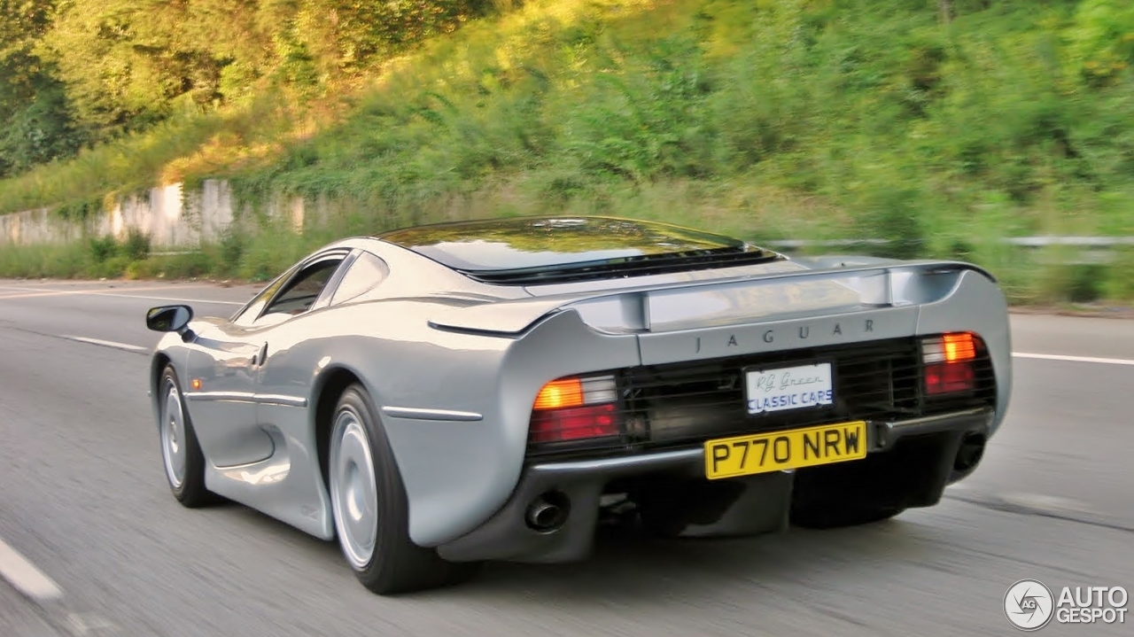 Jaguar XJ220