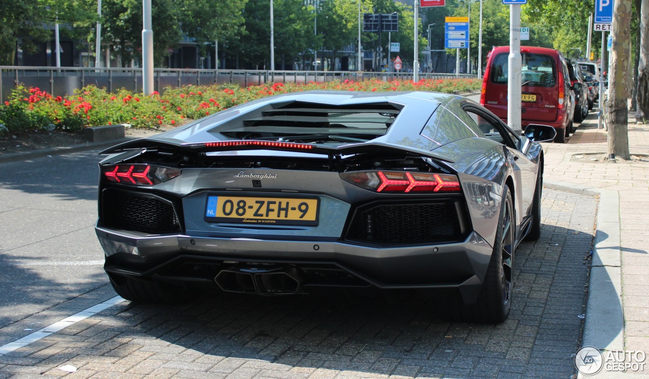 Lamborghini Aventador LP700-4