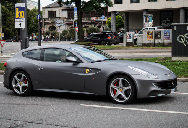 Ferrari FF